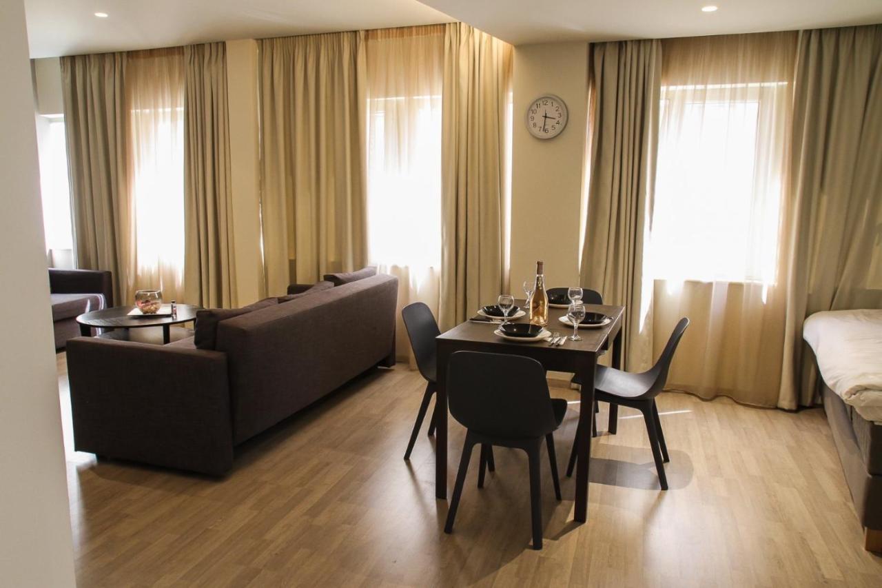 Pallados Suites Атина Екстериор снимка
