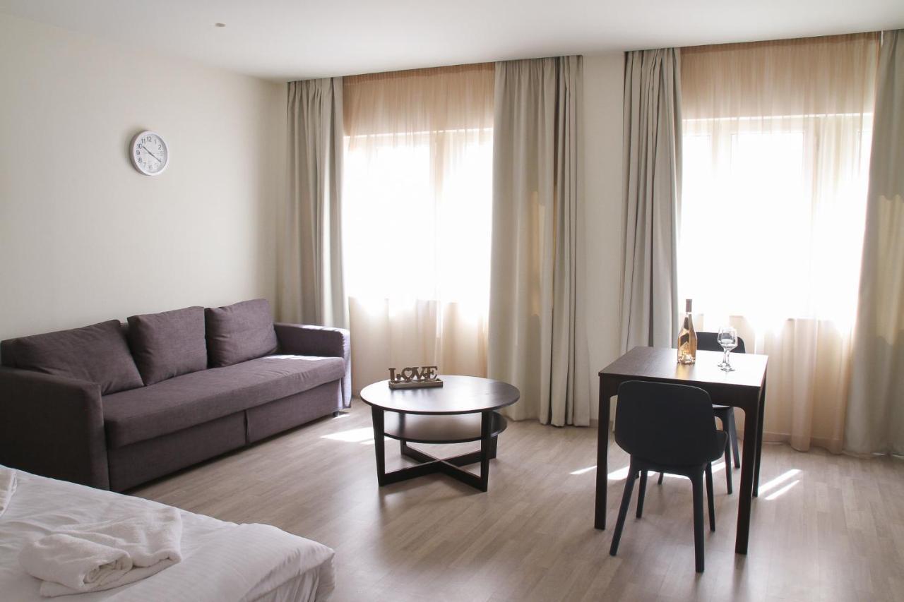 Pallados Suites Атина Екстериор снимка