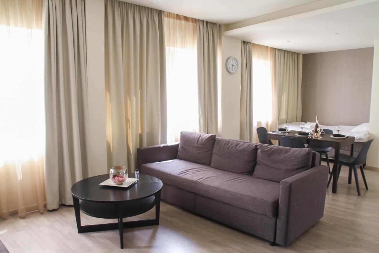 Pallados Suites Атина Екстериор снимка